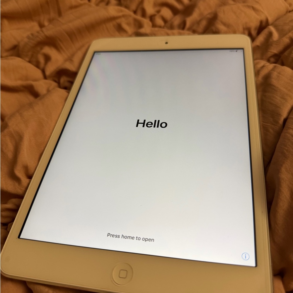 SOLD Apple Ipad Mini 2nd Generation